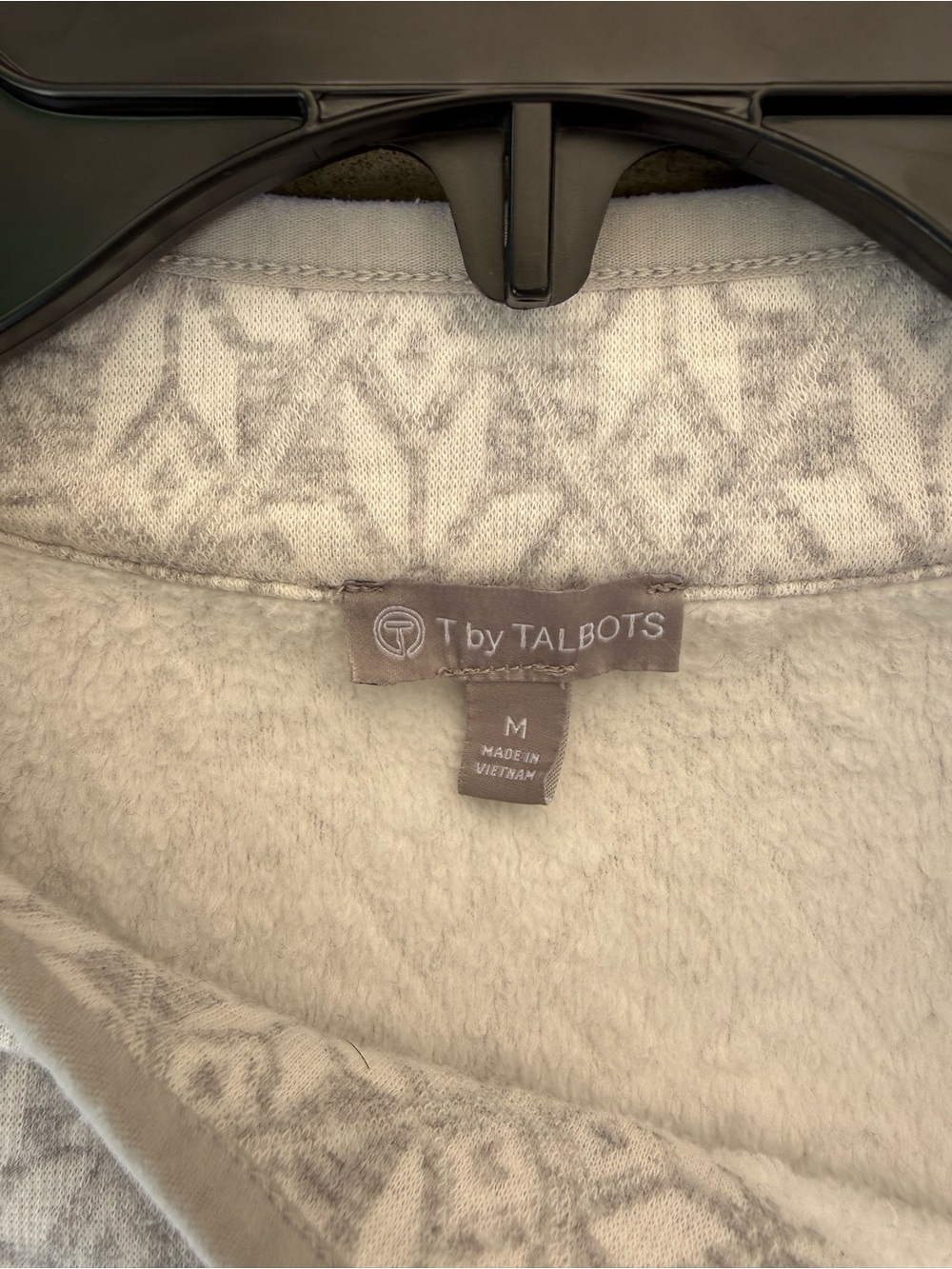 T By Talbots Light Gray Patterned Crewneck Pullover with Shoulder Zip - Picture 5 of 6